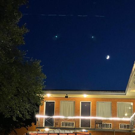 Budget Inn Near Westrock Covington Bagian luar foto