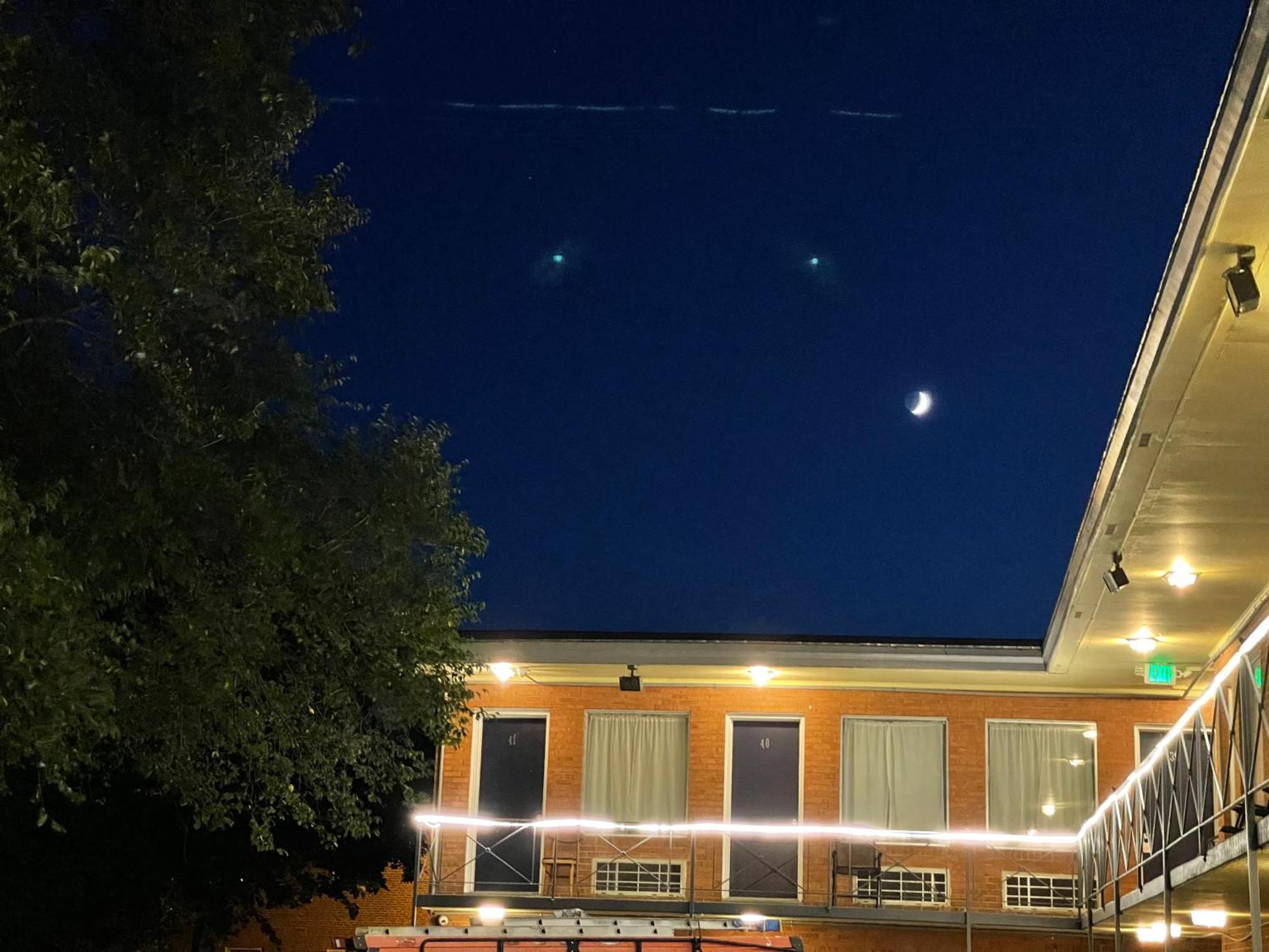 Budget Inn Near Westrock Covington Bagian luar foto