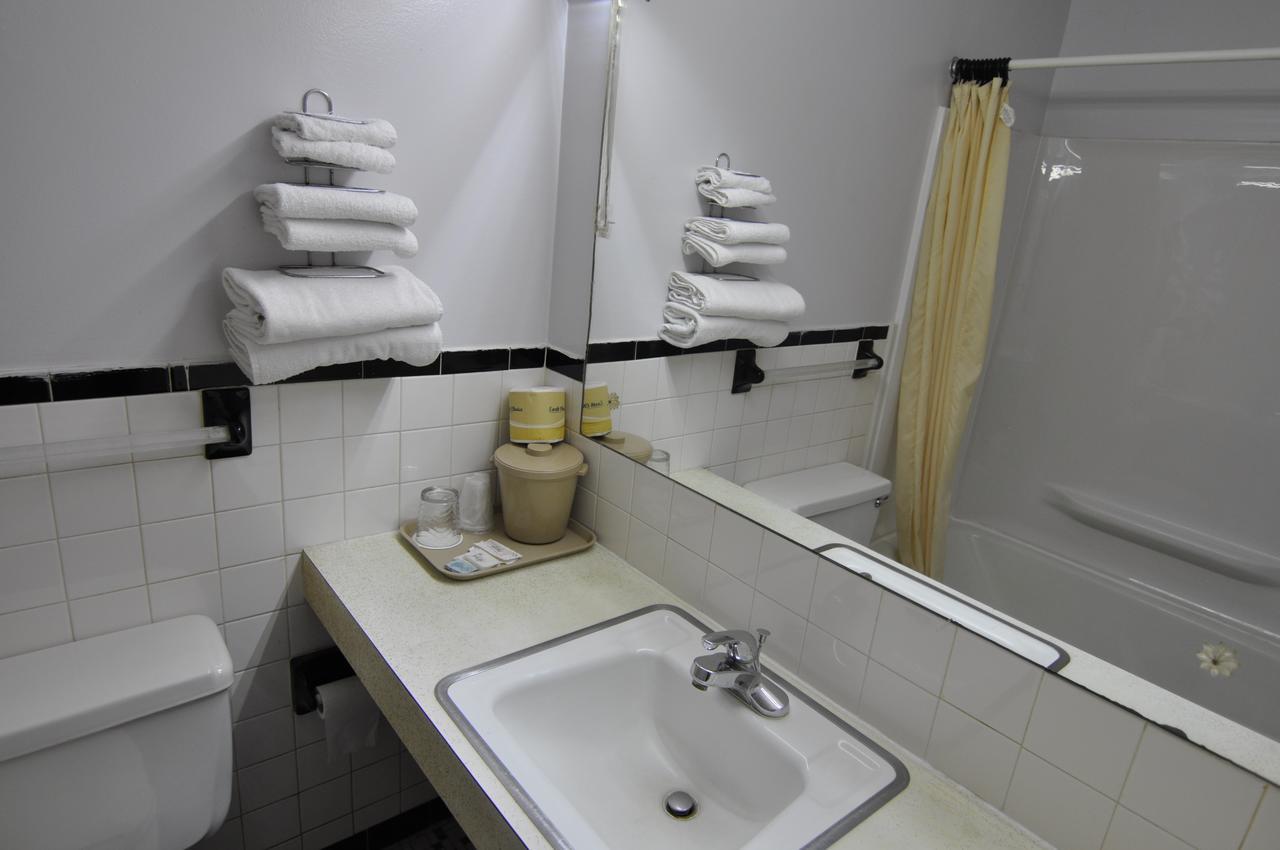 Budget Inn Near Westrock Covington Bagian luar foto